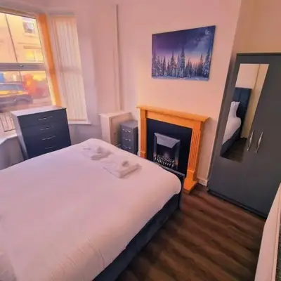 Beautiful home near LFC Stadium