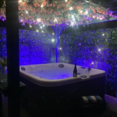 Tower Suites - HOT TUB sleeps 14
