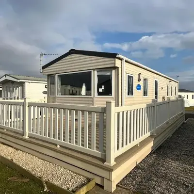 Seaside Retreat-Sleeps 8-Free Parking