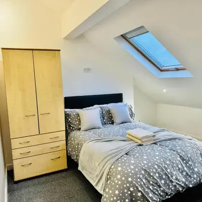 Room 6 Shared House in L7