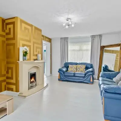 Spacious 3 Bedroom Home in Aintree