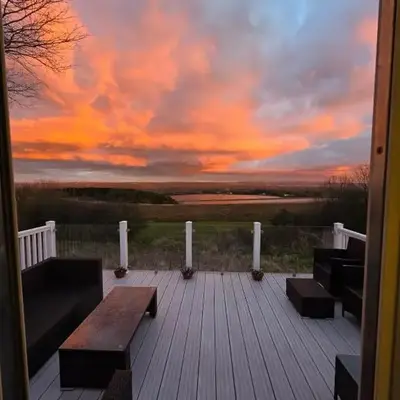 Tw Luxury Caravan