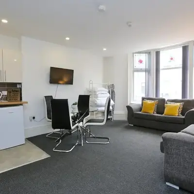 Grand National 1-Bed Very Close to Pleasure Beach