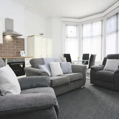 Pepsi Max 3 Bed Apartment 2 Bathroom close to Pleasure Beach