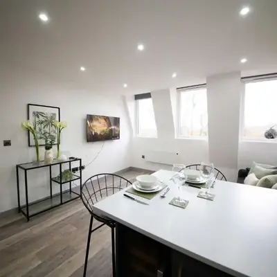 Spacious 2 Bedroom Apartment in Central Preston