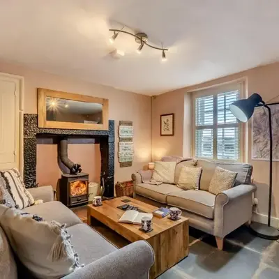 2 Bed in Field Broughton oc-l31021