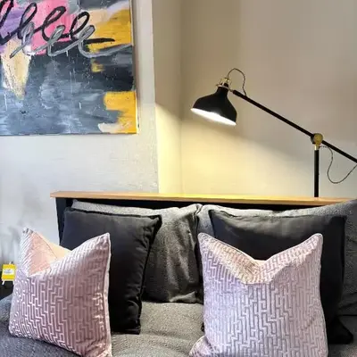 Modern Art House - serviced accomodation