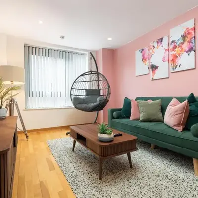 Central Town Retreat Modern 2BR2BA Apartment Sleeps 7