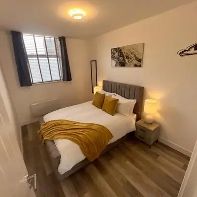 2 Bed Preston City Centre - Sleeps 4 with 1 Free Parking Space