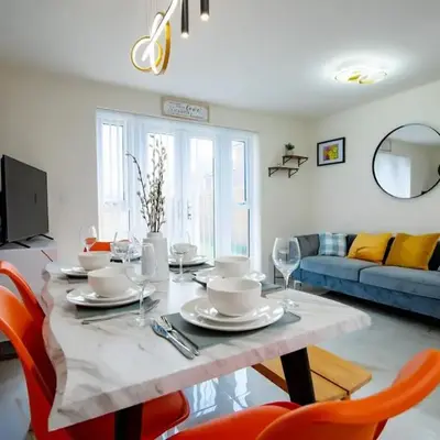 Luxury 5BDR with City Access