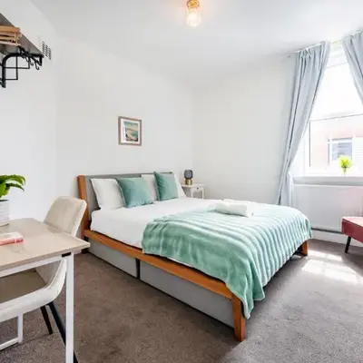Modern London stay near Nothing Hill