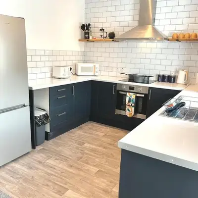 Ideal 4 Bed Home sleeps 7 Nr Middlebrook Stadium