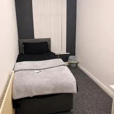 Room in Anfield 5 minute walk to stadium