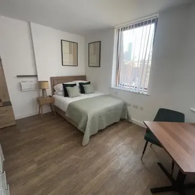 Central 1-Bed Studio Sleeps 2 with City Views
