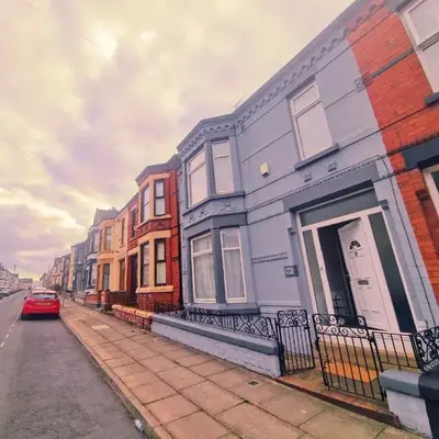 Upscale Luxury Home by Liverpool Football Stadium