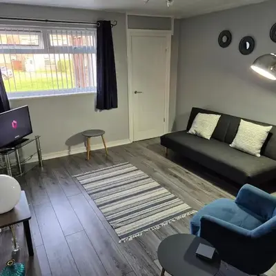 Self-contained 1 bedroom flat