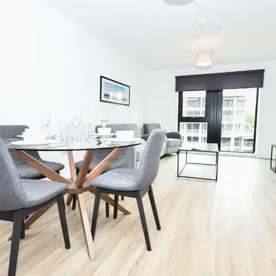 Bright Spacious 2 Bedroom Apartment in Liverpool