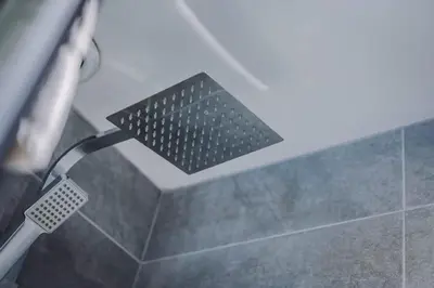 a black light in a shower in a bathroom at Central 2 Beds with Free Parking in Liverpool