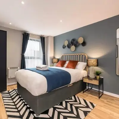 Central 2 Beds with Free Parking