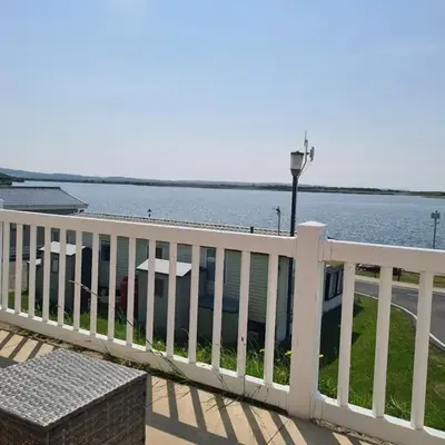 The Seaflower - With Lake Views