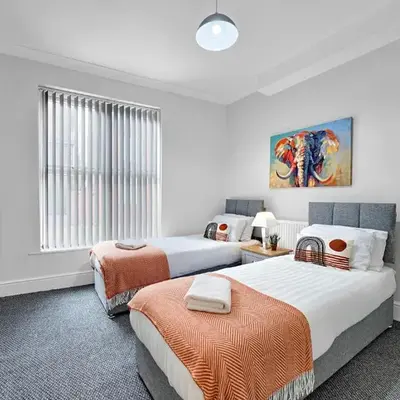 Kemble House - Air Host & Stay - 5 Bedroom