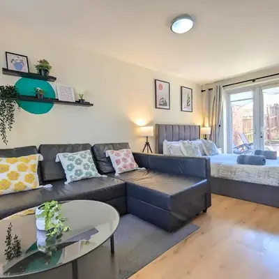 Stylish 4-Bed
