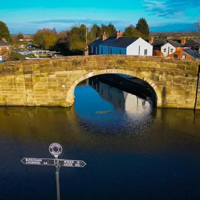 1 Top Locks Cottage