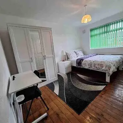 Liverpool Rooms Near City & Stadiums