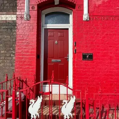 The LFC Red House - Spacious House With 5 Bedrooms