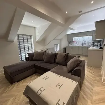 Modern Top Floor Aparment Near Beach Luxury