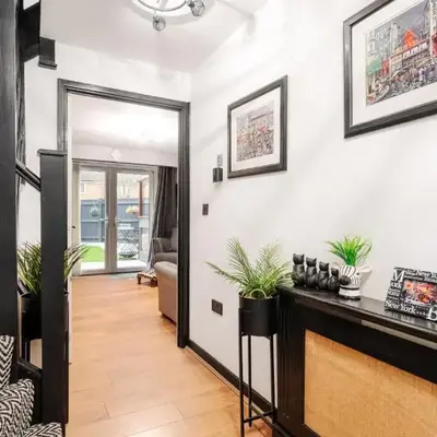 2 Bedroom Home with Garden and Free Parking