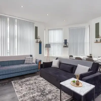 Charles Alexander Short Stay - South Pier Apartments