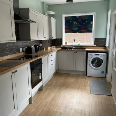 ML Short Stays - 3 Bedroom House Near BAE