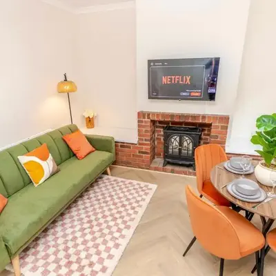 Cosy city centre home - Wi-Fi - Free Parking