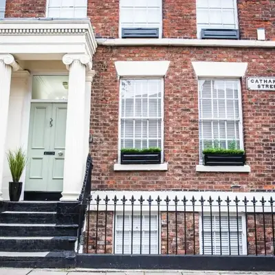 2 Bedroom City Centre Georgian Quarter Apartment
