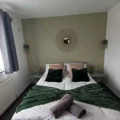 #72 Stylish 3 bedroom sleeps 7 Wigan House