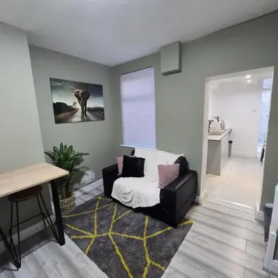 House 5 Minutes from Sefton Park