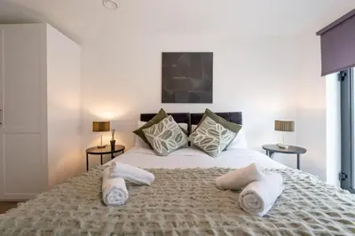 Gallery image of Premium 2BDR Apartment By Torr Property Group Short Lets & Serviced Accommodation With Free WiFi Liverpool in Liverpool