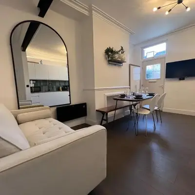 Liverpool Willow House - 4 Bed Close to Anfield Stadium