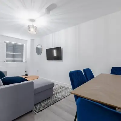 Modern Family Home Near Liverpool City