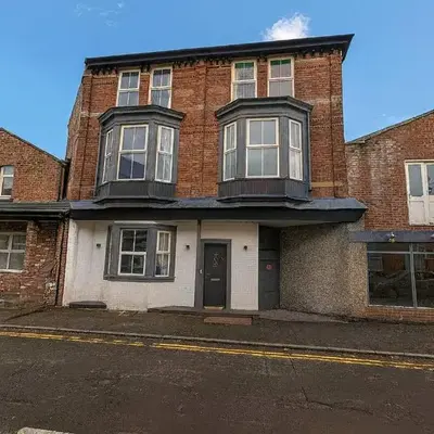 Large 6 Bed Southport Coastal Retreat with Sauna