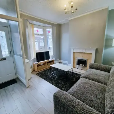 Stylish Modern Home comfy setting by Everton Park