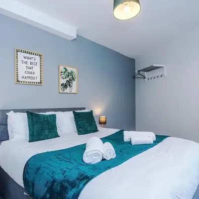Spacious 6-Bedroom Central Blackpool