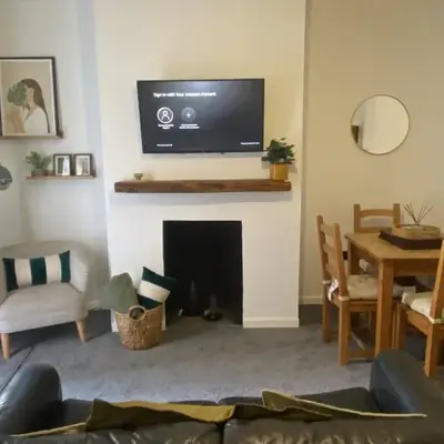 Slick Space for a Wigan Stay - 5 Minutes from M6 and M58 Motorways