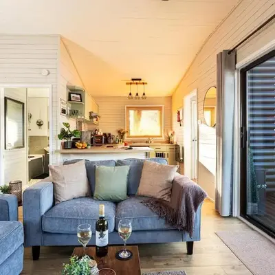 Swanmere lodge