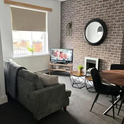 Farm Street House by Sapphire Properties -Near to BAE Systems