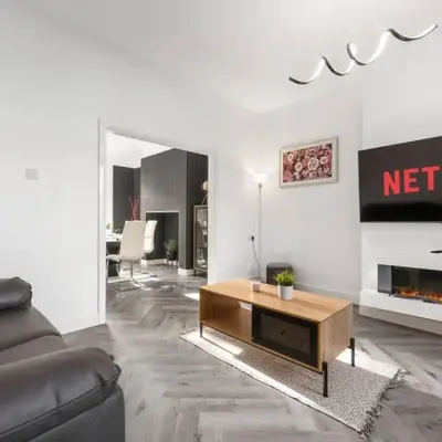 Modern & Stylish Stay in the Heart of St Hubert