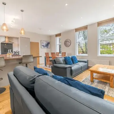 Abbey Apartments - Modern Serviced Apartments - Tourists & Professionals