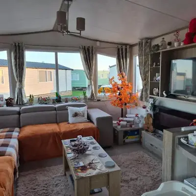 3 bed family caravan r12