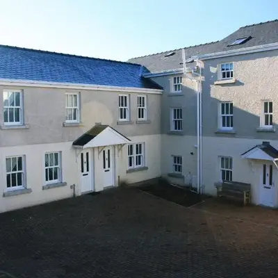 5 Laurel Court